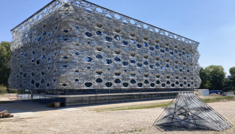 „Winding" Houses Instead of Building.